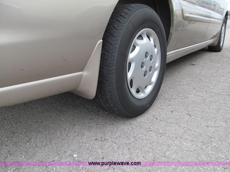 image for item D7129 2002 Oldsmobile Silhouette van