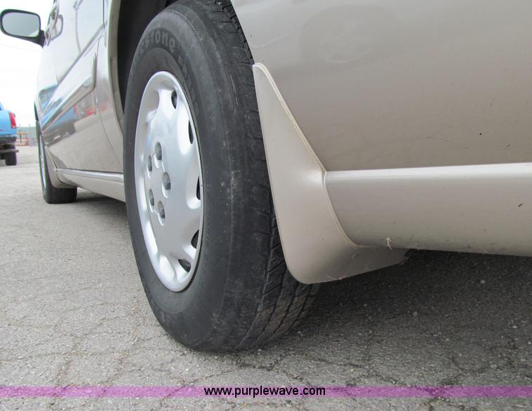 image for item D7129 2002 Oldsmobile Silhouette van