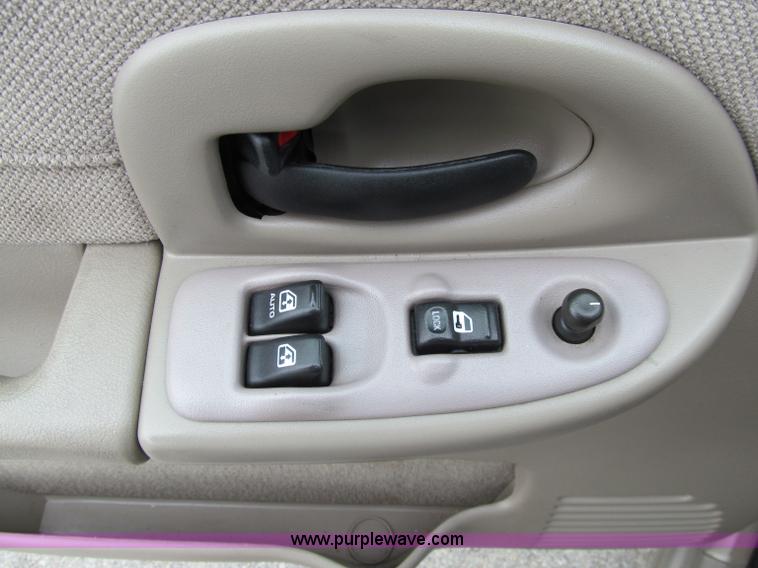 image for item D7129 2002 Oldsmobile Silhouette van