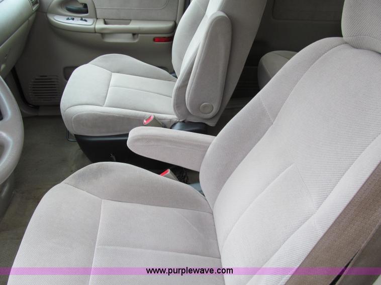 image for item D7129 2002 Oldsmobile Silhouette van