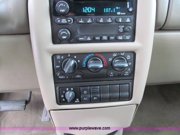 image for item D7129 2002 Oldsmobile Silhouette van