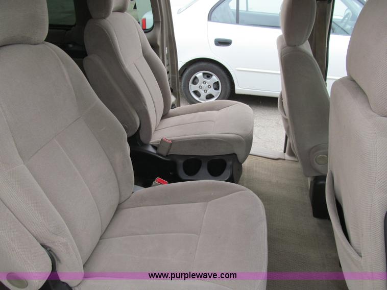 image for item D7129 2002 Oldsmobile Silhouette van