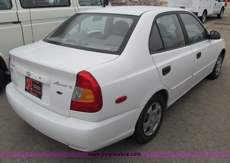 image for item D7130 2002 Hyundai Accent GL