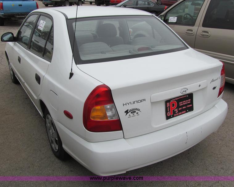 image for item D7130 2002 Hyundai Accent GL
