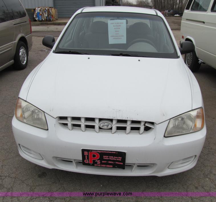 image for item D7130 2002 Hyundai Accent GL