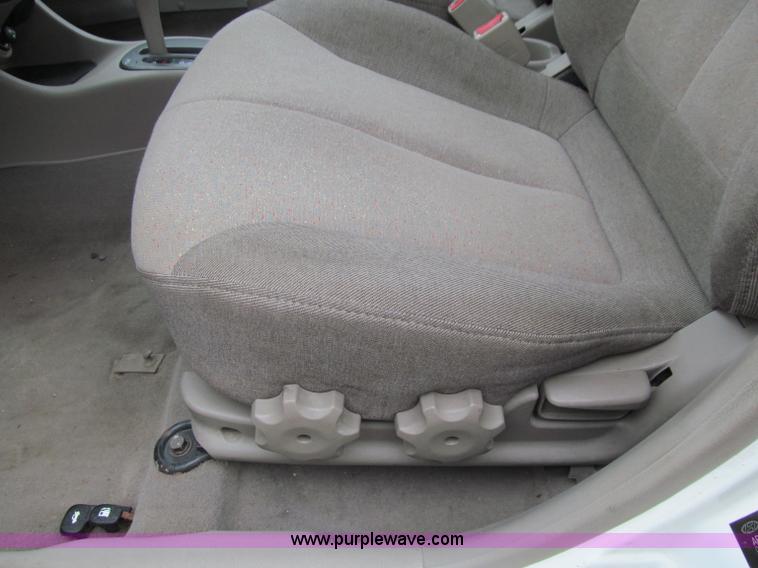 image for item D7130 2002 Hyundai Accent GL