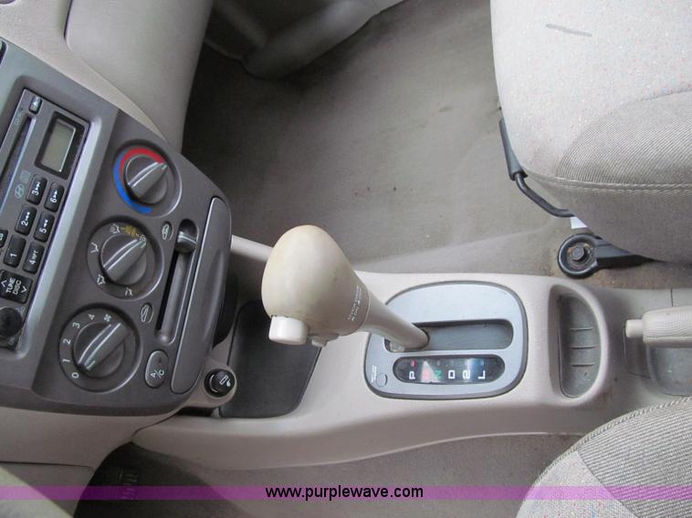 image for item D7130 2002 Hyundai Accent GL
