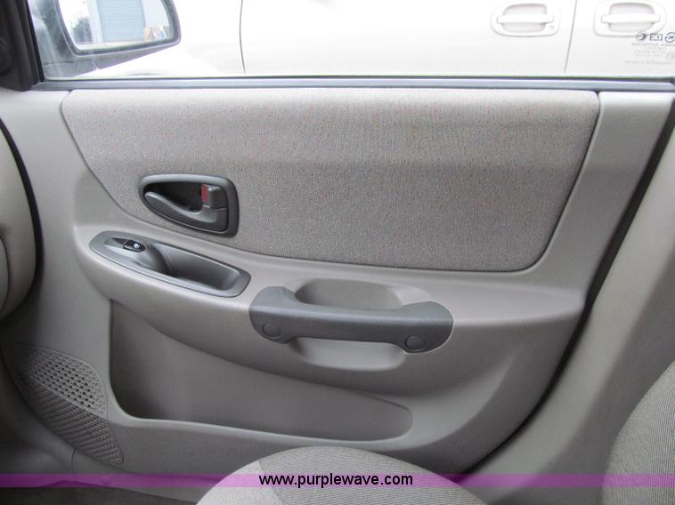 image for item D7130 2002 Hyundai Accent GL