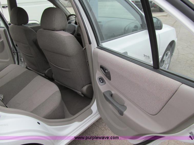 image for item D7130 2002 Hyundai Accent GL