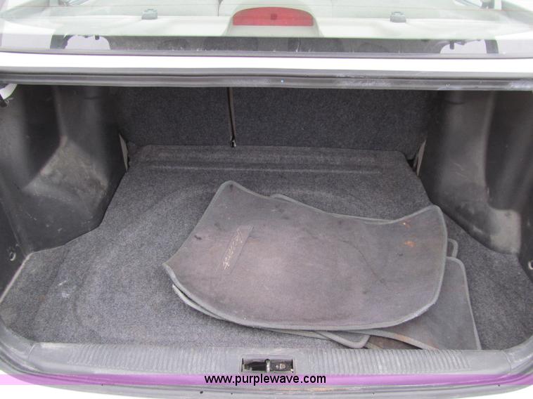 image for item D7130 2002 Hyundai Accent GL