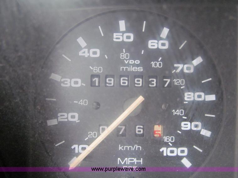 image for item D7131 1987 Volkswagen Vanagon Campmobile van