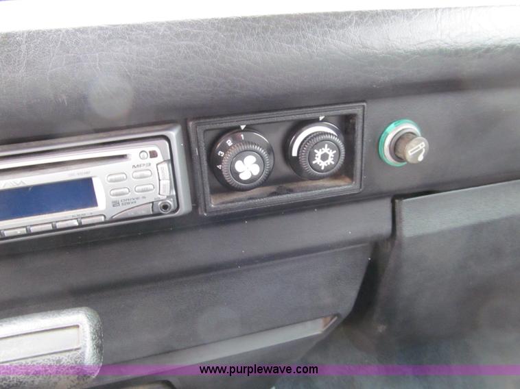 image for item D7131 1987 Volkswagen Vanagon Campmobile van