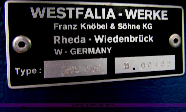 image for item D7131 1987 Volkswagen Vanagon Campmobile van