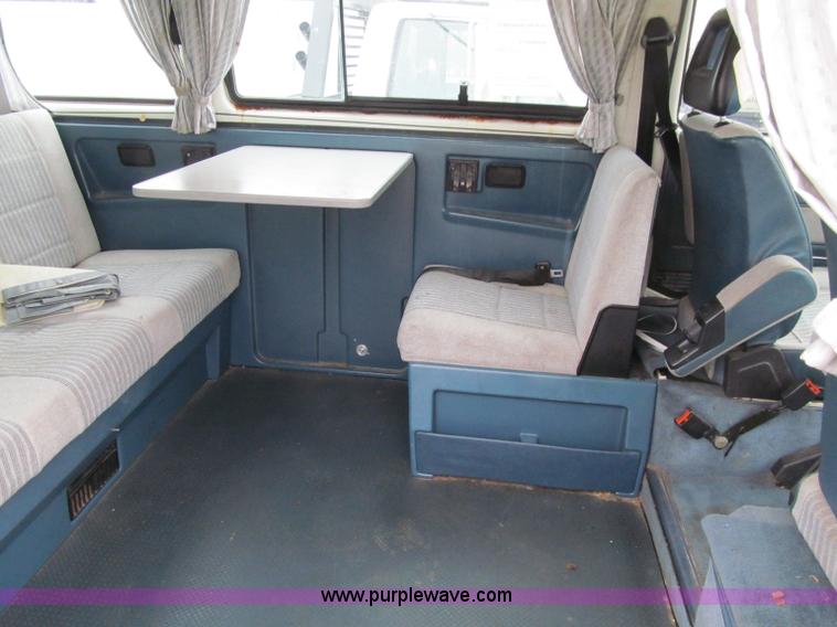 image for item D7131 1987 Volkswagen Vanagon Campmobile van