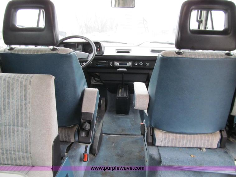 image for item D7131 1987 Volkswagen Vanagon Campmobile van