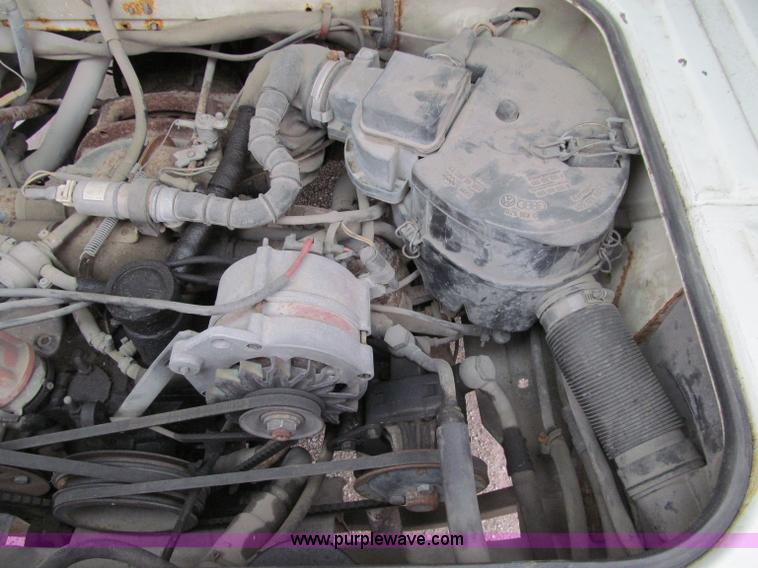 image for item D7131 1987 Volkswagen Vanagon Campmobile van