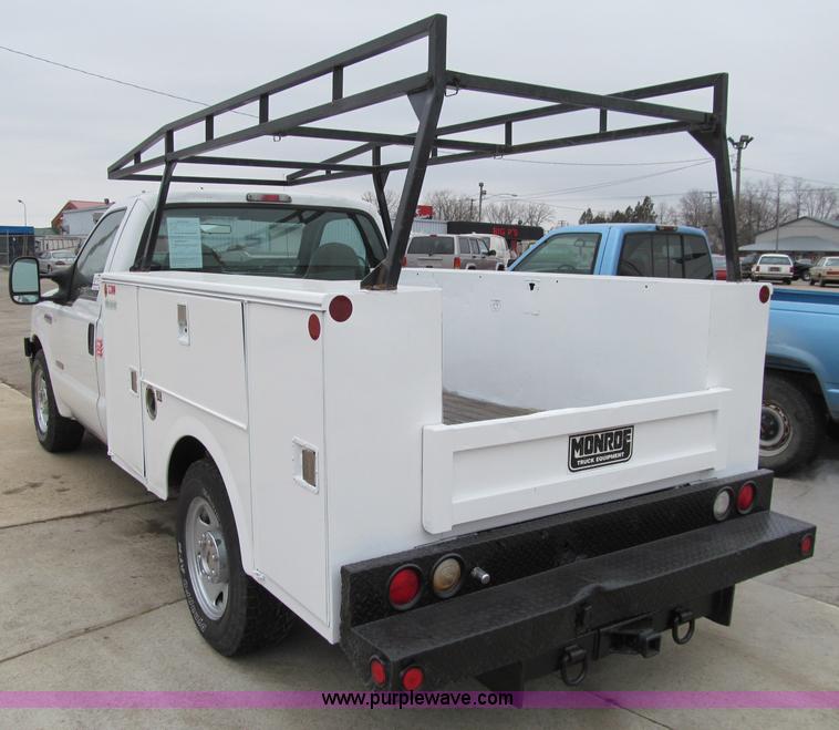 image for item D7132 2006 Ford F350 XL Super Duty service truck