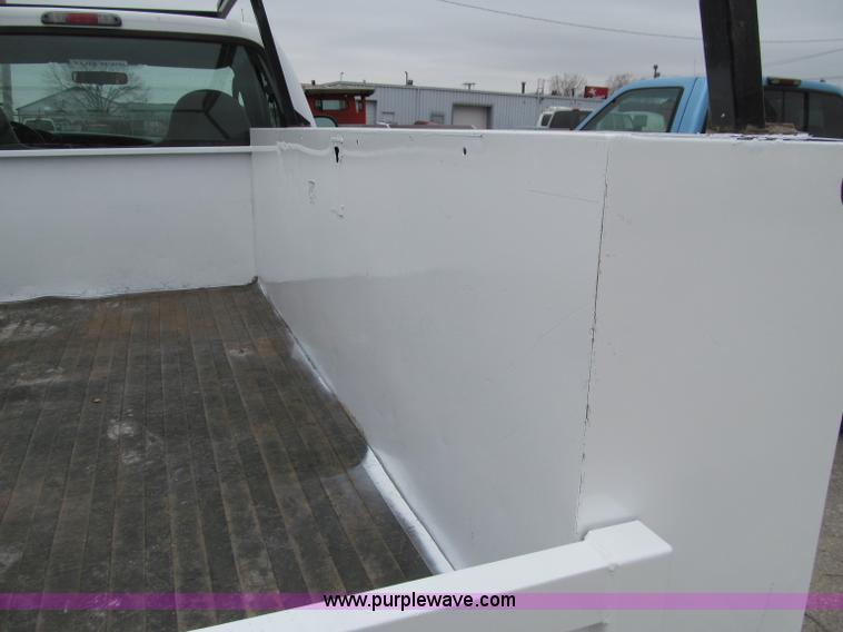 image for item D7132 2006 Ford F350 XL Super Duty service truck