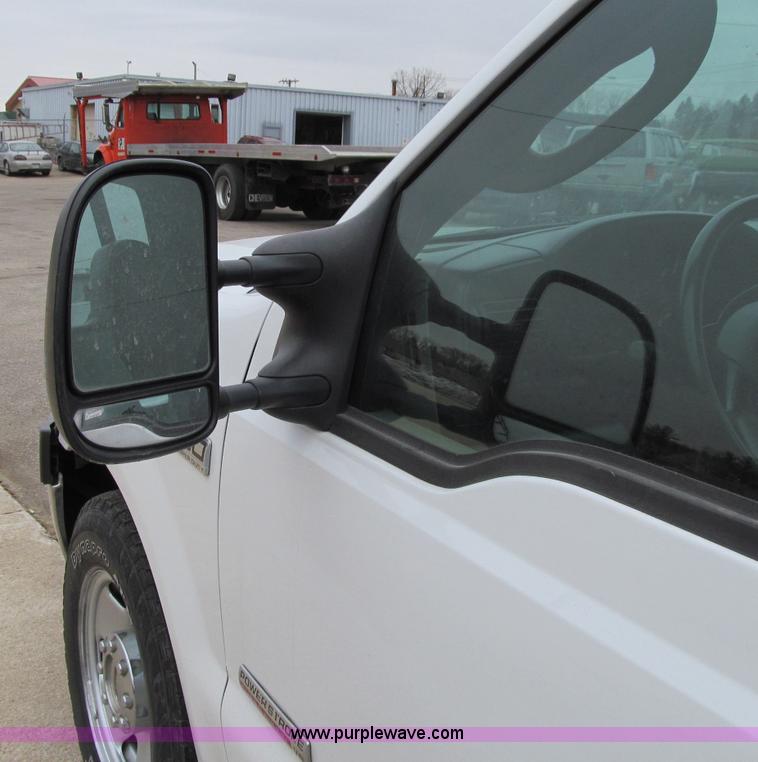 image for item D7132 2006 Ford F350 XL Super Duty service truck