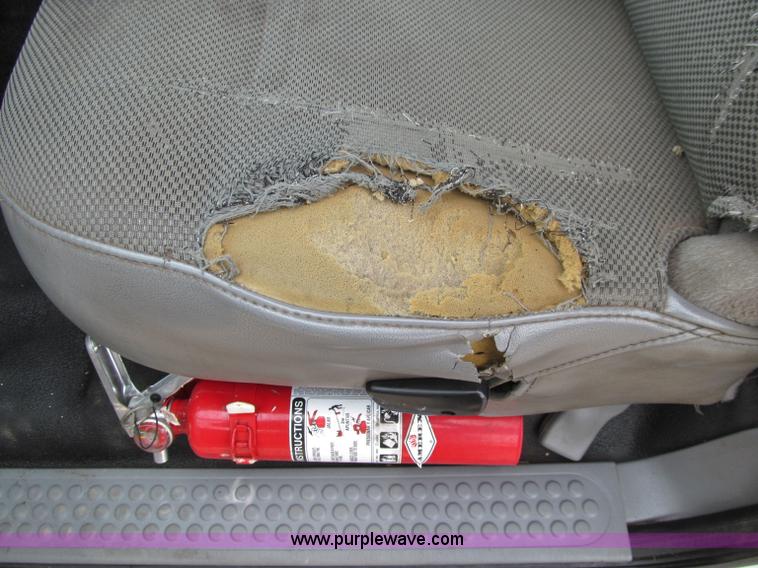 image for item D7132 2006 Ford F350 XL Super Duty service truck