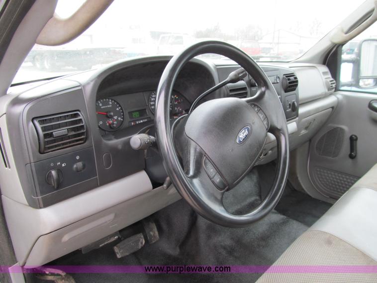 image for item D7132 2006 Ford F350 XL Super Duty service truck