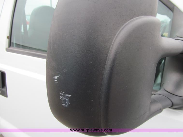 image for item D7132 2006 Ford F350 XL Super Duty service truck