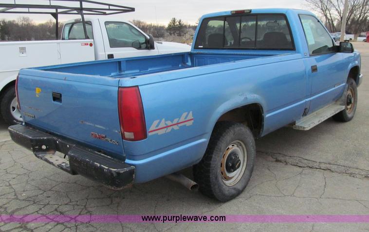 image for item D7133 1997 GMC Sierra 1500 SL pickup truck