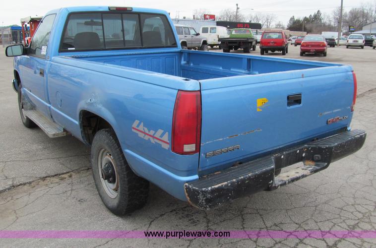 image for item D7133 1997 GMC Sierra 1500 SL pickup truck
