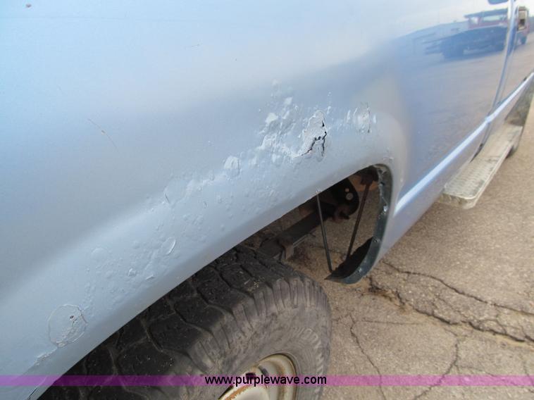 image for item D7133 1997 GMC Sierra 1500 SL pickup truck