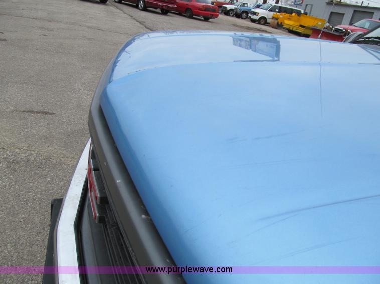 image for item D7133 1997 GMC Sierra 1500 SL pickup truck