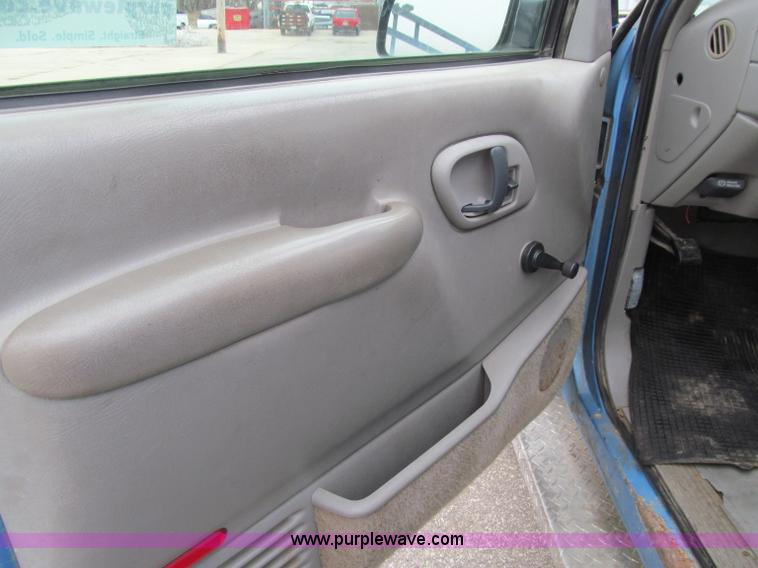 image for item D7133 1997 GMC Sierra 1500 SL pickup truck