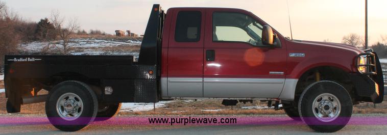 image for item E2532 2003 Ford F250 Super Duty SuperCab pickup truck
