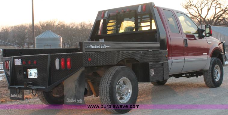 image for item E2532 2003 Ford F250 Super Duty SuperCab pickup truck