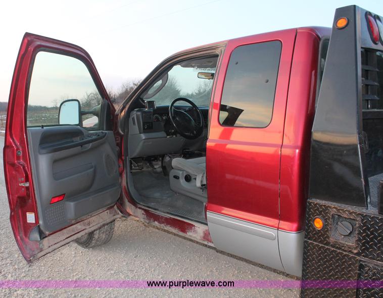 image for item E2532 2003 Ford F250 Super Duty SuperCab pickup truck