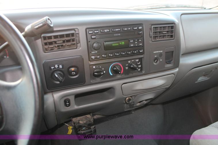 image for item E2532 2003 Ford F250 Super Duty SuperCab pickup truck