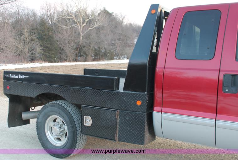 image for item E2532 2003 Ford F250 Super Duty SuperCab pickup truck