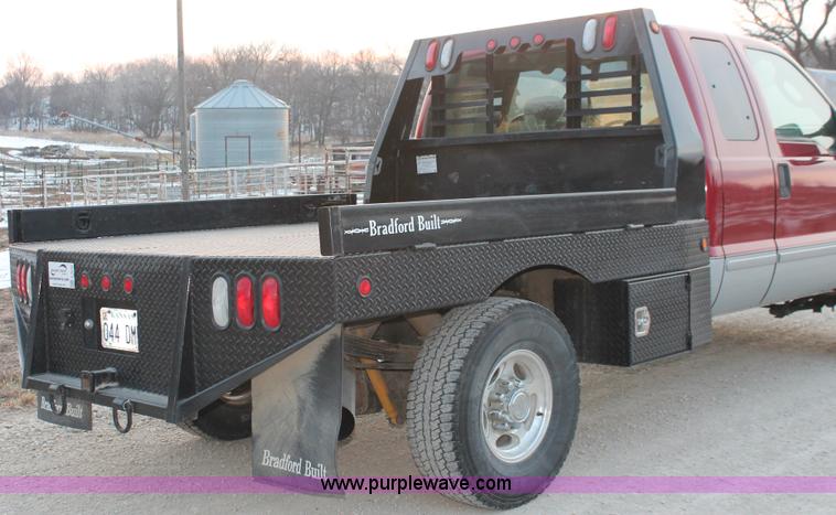 image for item E2532 2003 Ford F250 Super Duty SuperCab pickup truck