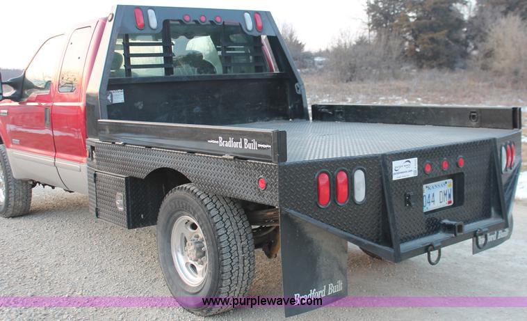 image for item E2532 2003 Ford F250 Super Duty SuperCab pickup truck