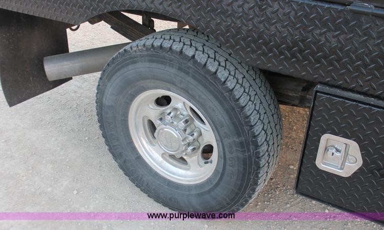 image for item E2532 2003 Ford F250 Super Duty SuperCab pickup truck