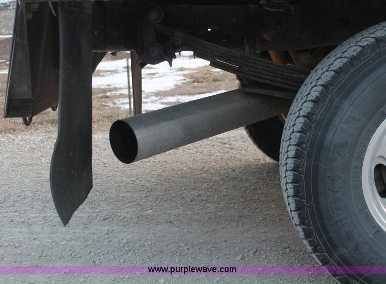 image for item E2532 2003 Ford F250 Super Duty SuperCab pickup truck