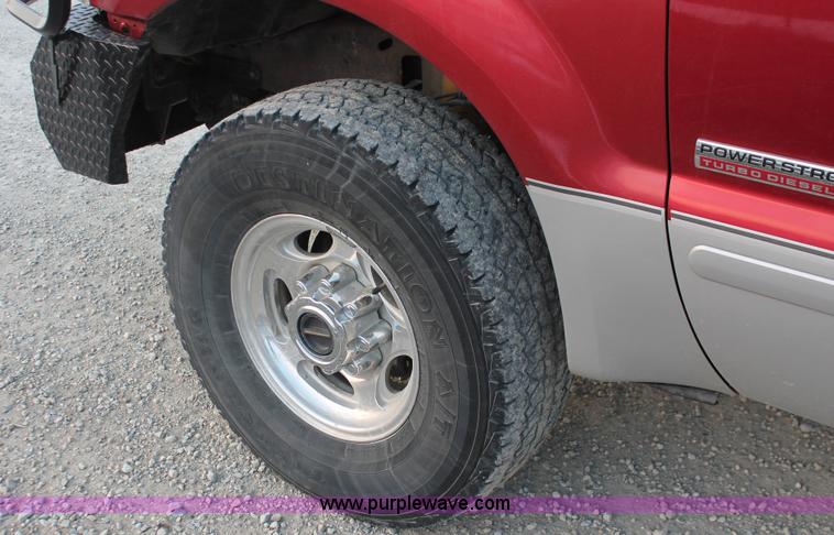 image for item E2532 2003 Ford F250 Super Duty SuperCab pickup truck