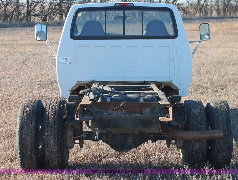 image for item E2539 1997 Ford F450 Super Duty cab and chassis
