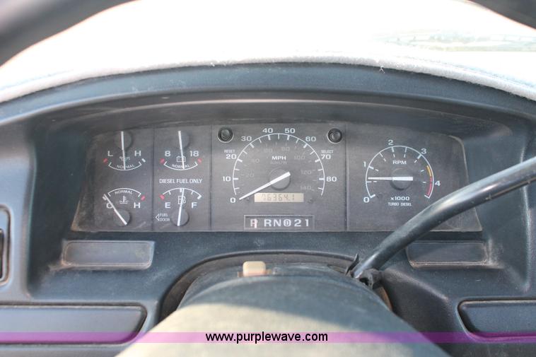 image for item E2539 1997 Ford F450 Super Duty cab and chassis