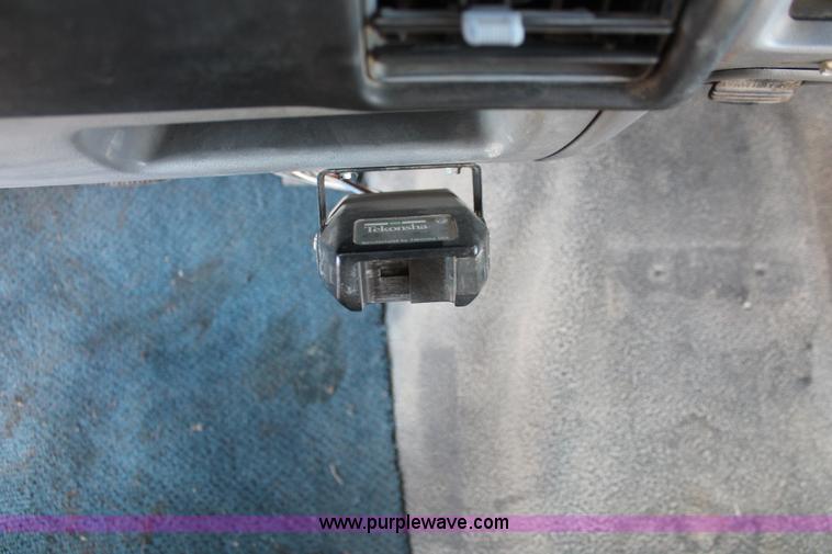 image for item E2539 1997 Ford F450 Super Duty cab and chassis