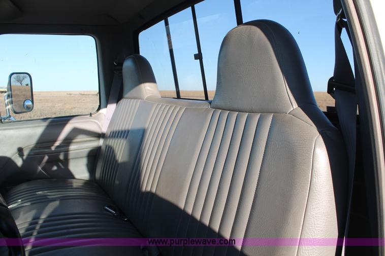 image for item E2539 1997 Ford F450 Super Duty cab and chassis