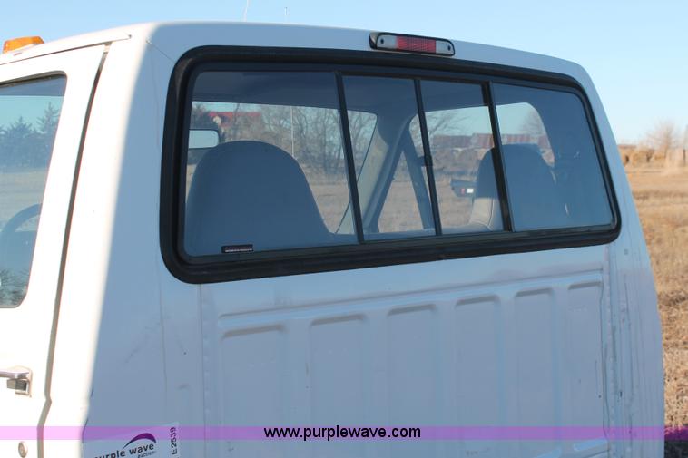 image for item E2539 1997 Ford F450 Super Duty cab and chassis