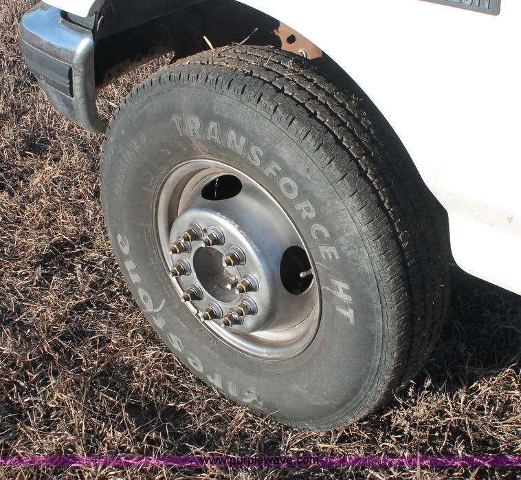 image for item E2539 1997 Ford F450 Super Duty cab and chassis