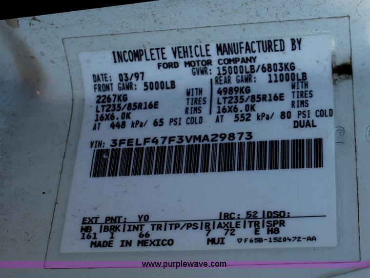 image for item E2539 1997 Ford F450 Super Duty cab and chassis