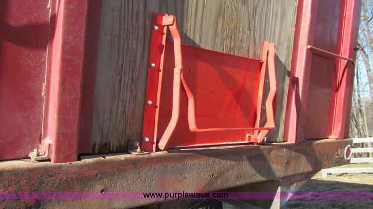 image for item E3656 1977 GMC 6500 dump truck