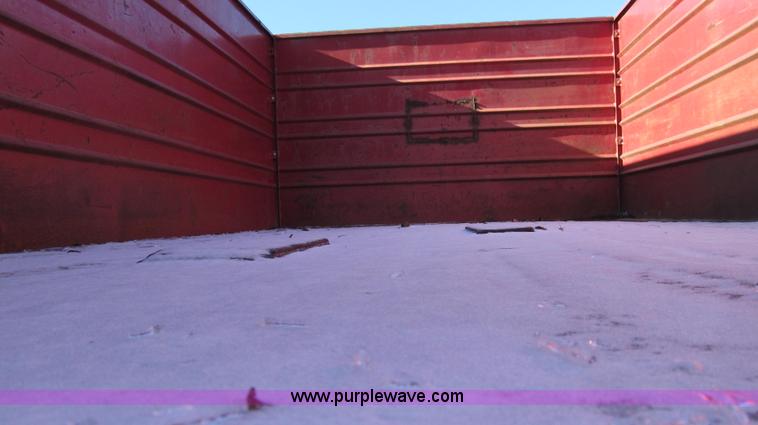 image for item E3656 1977 GMC 6500 dump truck